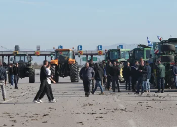 ΑΓΡΟΤΕΣ – ΕΝΤΑΣΗ ΠΑΝΤΟΥ ΚΑΙ Η ΚΥΒΕΡΝΗΣΗ ΧΑΝΕΙ ΤΟΝ ΕΛΕΓΧΟ