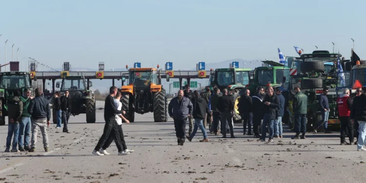 ΑΓΡΟΤΕΣ – ΕΝΤΑΣΗ ΠΑΝΤΟΥ ΚΑΙ Η ΚΥΒΕΡΝΗΣΗ ΧΑΝΕΙ ΤΟΝ ΕΛΕΓΧΟ ΑΓΡΟΤΕΣ – ΕΝΤΑΣΗ ΠΑΝΤΟΥ ΚΑΙ Η ΚΥΒΕΡΝΗΣΗ ΧΑΝΕΙ ΤΟΝ ΕΛΕΓΧΟ