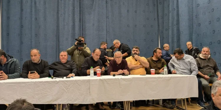 Αρχικές αγροτικές αντιδράσεις – “Ο Μητσοτάκης έκλεισε συνάντηση μονος του -Ας μιλήσει και μονος του …. Αρχικές αγροτικές αντιδράσεις – “Ο Μητσοτάκης έκλεισε συνάντηση μονος του -Ας μιλήσει και μονος του ….