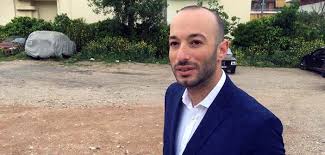 Ο Μαριος Ψυχαλης κανει την Λυκοβρυση Πευκη …”high tech”