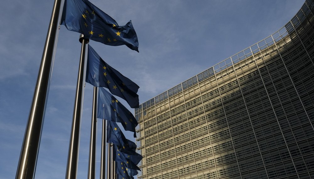 Ε.Ε – ΜΗΠΩΣ ΤΟ ΠΟΥΛΟΒΕΡ ΞΗΛΩΝΕΤΑΙ …..