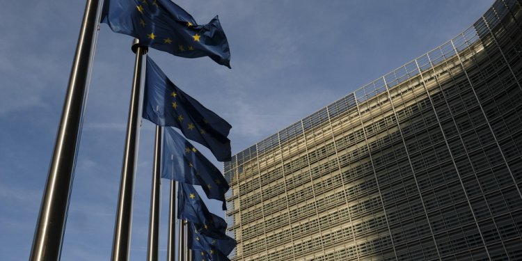 Ε.Ε – ΜΗΠΩΣ ΤΟ ΠΟΥΛΟΒΕΡ ΞΗΛΩΝΕΤΑΙ ….. Ε.Ε – ΜΗΠΩΣ ΤΟ ΠΟΥΛΟΒΕΡ ΞΗΛΩΝΕΤΑΙ …..