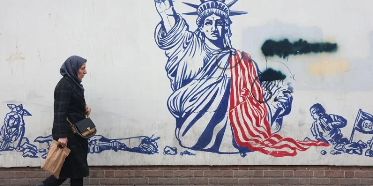 «Ισχυρές επιλογές» εξετάζουν οι ΗΠΑ – Έτοιμη για «πόλεμο ή διάλογο» δηλώνει η Τεχεράνη «Ισχυρές επιλογές» εξετάζουν οι ΗΠΑ – Έτοιμη για «πόλεμο ή διάλογο» δηλώνει η Τεχεράνη