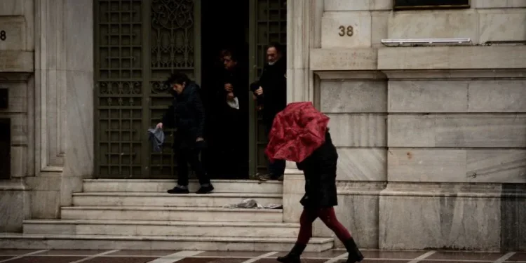 Καταιγίδες, ισχυροί νοτιάδες και αφρικανική σκόνη – Βροχές τα Θεοφάνια