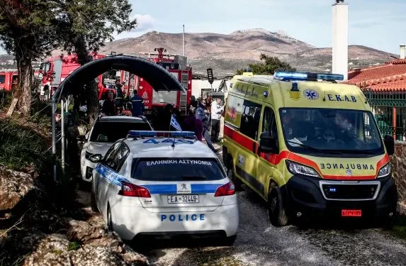 Ραφήνα: Απανθρακώθηκε ηλικιωμένος μετά από φωτιά στο σπίτι του