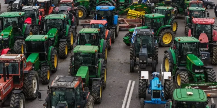 Το μεσημέρι στη Νίκαια η πανελλαδική σύσκεψη των αγροτών – Πρόταση για συλλαλητήριο στην Αθήνα Το μεσημέρι στη Νίκαια η πανελλαδική σύσκεψη των αγροτών – Πρόταση για συλλαλητήριο στην Αθήνα