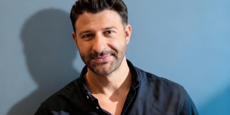 Χρήστος Σώκλας – “Η Σιωπή Σκοτώνει – Η αλήθεια για τη βία κατά των γυναικών στην Ελλάδα”