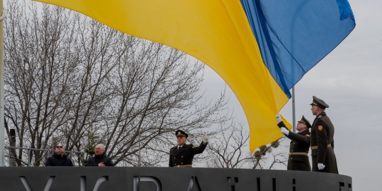 ΗΠΑ και ΕΕ «ψάχνουν» 800 δισ. δολάρια για την ανοικοδόμηση της Ουκρανίας