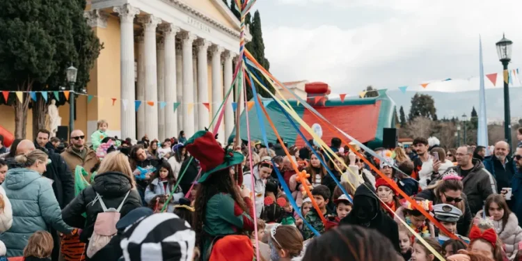 Οι πιο απίθανοι μασκαράδες πλημμυρίζουν το Ζάππειο
