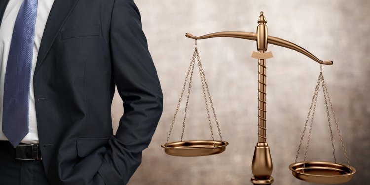 Νίκη των δικηγόρων στη “μάχη” για την καθαρογραφή αθωωτικών αποφάσεων