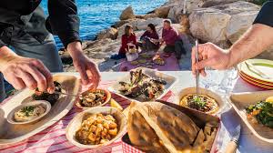 Ακριβότερη η Καθαρά Δευτέρα: Αυξημένες οι τιμές σε θαλασσινά και λαγάνα