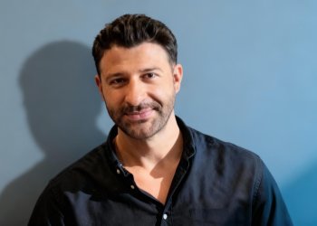ΔΕΝ ΦΤΑΙΝΕ ΤΑ ΠΑΙΔΙΑ ΦΤΑΙΝΕ ΟΙ ΕΝΗΛΙΚΕΣ