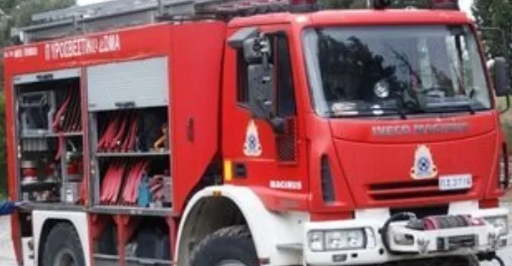 Θεσσαλονίκη: Υπό μερικό έλεγχο η πυρκαγιά στο πρώην στρατόπεδο Κόδρα