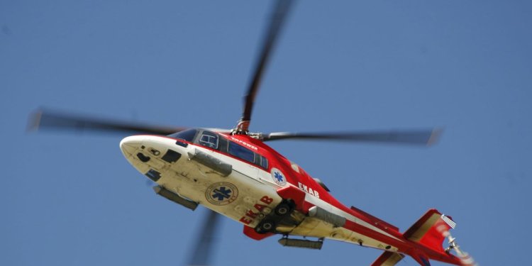 Αεροδιακομιδή για τη μεταφορά έξι παιδιών μεταναστών από το Χίο στην Αθήνα