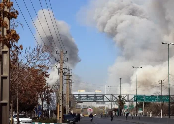 Δύσκολη κατάσταση – Ιρανικά χτυπήματα στο Ισραήλ με drones και βόμβες διασποράς