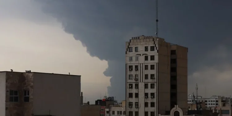 ΗΠΑ: Επίθεση στο νησί Χαργκ με Stealth Β2 – H απάντηση Ιράν – Χτύπημα σε αμερικανική βάση στη Βαγδάτη