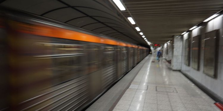 Κλείνει στις 17:30 ο σταθμός του μετρό «Σύνταγμα» Κλείνει στις 17:30 ο σταθμός του μετρό «Σύνταγμα»