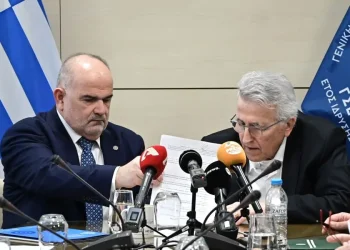 Πυρ ομαδόν στην κυβέρνηση από εργοδότες και ΓΣΕΕ για την ακρίβεια