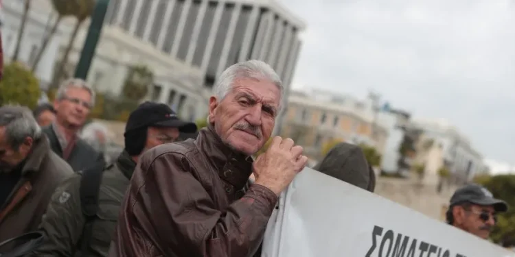 Πορεία διαμαρτυρίας συνταξιούχων στο Μέγαρο Μαξίμου – Κλειστή η Βασ. Σοφίας