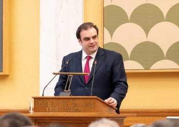 Συνάντηση Πιερρακάκη – ΕΕΤ: Η ελληνική οικονομία εμφανίζει αυξημένη ανθεκτικότητα