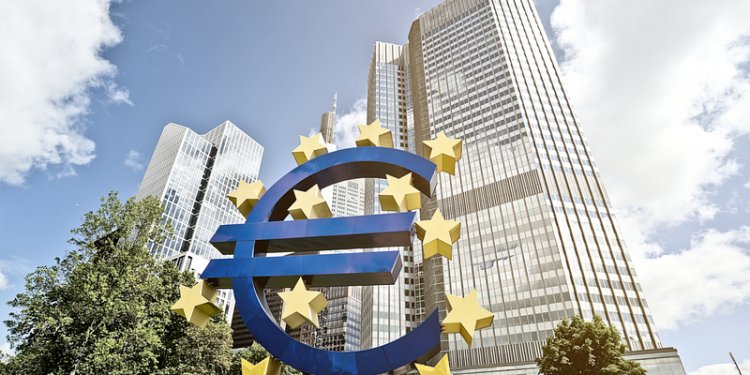 ΕΚΤ: Ξεκινά νέους ελέγχους για την έκθεση των τραπεζών σε ιδιωτικά δάνεια