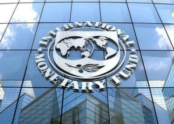 ΔΝΤ: Το “καμπανάκι” για το τραπεζικό σύστημα και τις μικρομεσαίες επιχειρήσεις – Νέοι κίνδυνοι για την ελληνική οικονομία