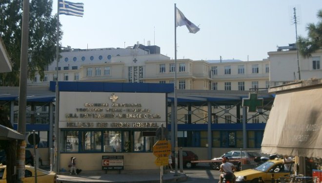 Εκτός κινδύνου νοσηλεύεται 17χρονος που δέχθηκε επίθεση με μαχαίρι έξω από σχολείο στον Άγιο Παντελεήμονα