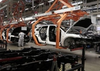 Οι Βιομήχανοι Απειλούν με Περιορισμό Παραγωγής Λόγω Ακριβής Ενέργειας