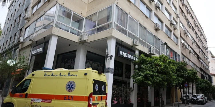 Νεκρή γυναίκα από την Αιθιοπία σε ακάλυπτο πολυκατοικίας – Προσήχθη 45χρονος Ιταλός