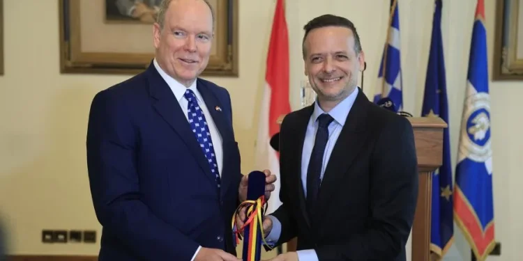 Με το μετάλλιο του δήμου Αθηναίων τιμήθηκε ο πρίγκιπας Αλβέρτος του Μονακό