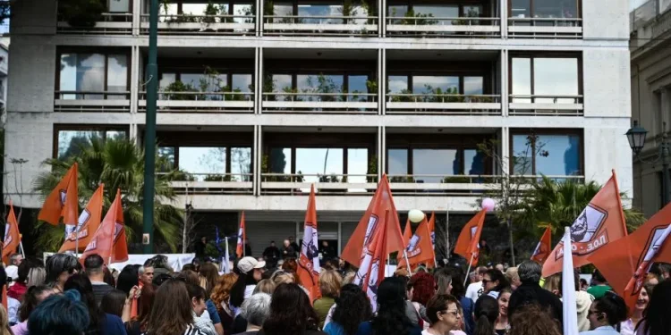 Απεργούν σήμερα οι εργαζόμενοι στους Δήμους