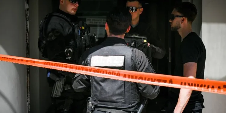 Πυροβολισμοί στην Αθήνα από 89χρονο με 5 τραυματίες – Συνελήφθη στην Πάτρα – Η επιστολή που άφησε στα ΜΜΕ