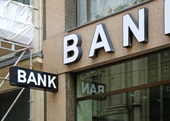 DBRS: Περιορισμένη άμεση έκθεση, αυξανόμενοι έμμεσοι κίνδυνοι για τις ευρωπαϊκές τράπεζες από τη Μέση Ανατολή