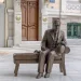 Ο Καβάφης επιστρέφει στην Αθήνα: Το γλυπτό του ποιητή στη Διονυσίου Αρεοπαγίτου