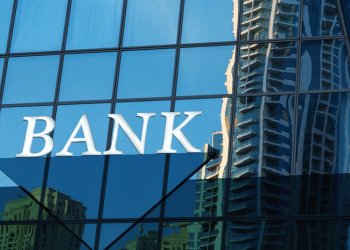 Autonomous: Ρίσκο για τον τουρισμό από τα καύσιμα αεροσκαφών – Πού εκτίθενται περισσότερο οι τράπεζες