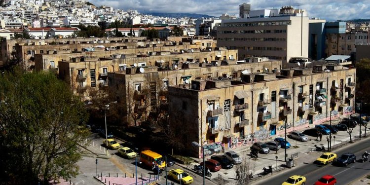 Ανέβηκαν οι τόνοι στη συζήτηση για το ψήφισμα του Δήμου Αθηναίων για τα Προσφυγικά – Τι είπαν οι παρατάξεις της αντιπολίτευσης