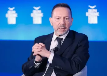 Στουρνάρας: «Περισσότερη Ευρώπη» απέναντι στην κρίση – Έτοιμη η ΕΚΤ να δράσει αν επιδεινωθούν οι συνθήκες