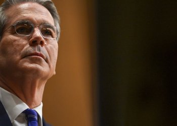 Από τη ρίψη βομβών στην άσκηση πίεσης στις τράπεζες: Οι ΗΠΑ στρέφονται σε οικονομικό πόλεμο εναντίον του Ιράν