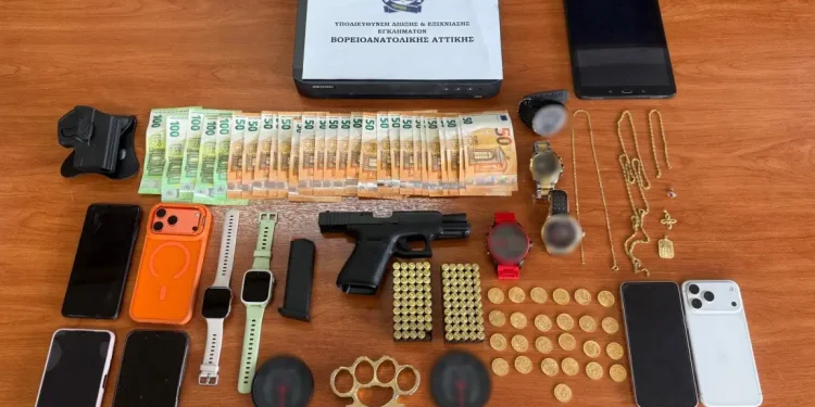 Εξαρθρώθηκε σπείρα που εξαπατούσε πολίτες μέσω τηλεφωνικών κλήσεων – Πάνω από 1,2 εκατ. ευρώ η λεία της