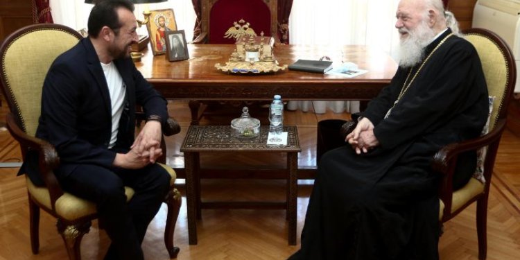 Η μυστηριώδης και χρονικά μεγάλη συνάντηση του Αρχιεπισκόπου με τον Νικο Παππά