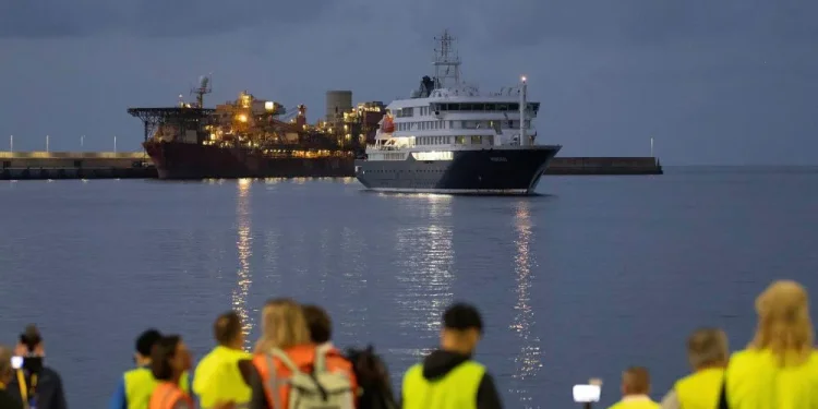Στην Αθήνα ο Έλληνας επιβάτης του κρουαζιερόπλοιου με τον χανταϊό – Θα τεθεί σε καραντίνα 45 ημερών στο «Αττικόν»