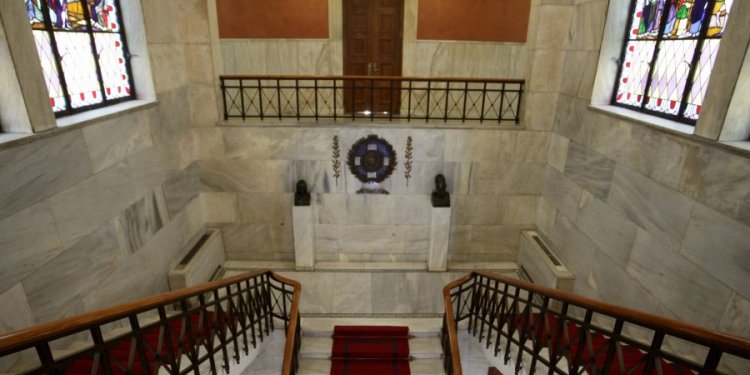Νέα ένσταση για την ορκωμοσία του Πέτρου Κωνσταντίνου – Είναι άκυρη και η δεύτερη, υποστηρίζει η Ελένη Παπαδοπούλου