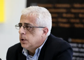 Νίκος Σοφιανός: Να απαγορευτούν τα ενοικιαζόμενα ηλεκτρικά πατίνια στην Αθήνα