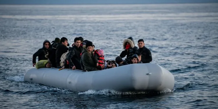 Τριάντα οκτώ μετανάστες διασώθηκαν νότια των Καλών Λιμένων