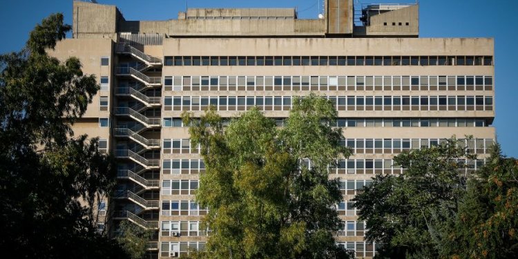 Αντεγκληματική Πολιτική: Από τις 18/5 η καθολική λειτουργία της ηλεκτρονικής επιτήρησης υποδίκων, καταδίκων και κρατουμένων σε άδεια με «βραχιολάκι»