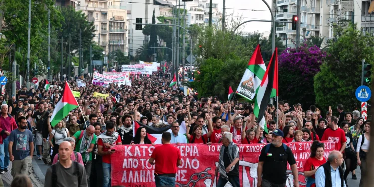 Συγκέντρωση Αλληλεγγύης στους απαχθέντες από το Ισραήλ, μέλη του στολίσκου και πορεία προς την πρεσβεία του Ισραήλ