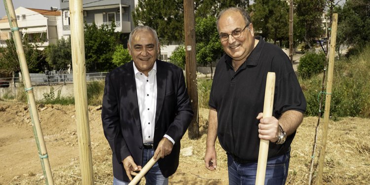 Χατζηθεοδοσιου Ρουσσος πρασινίζουν περιοχή του Χαλανδρίου