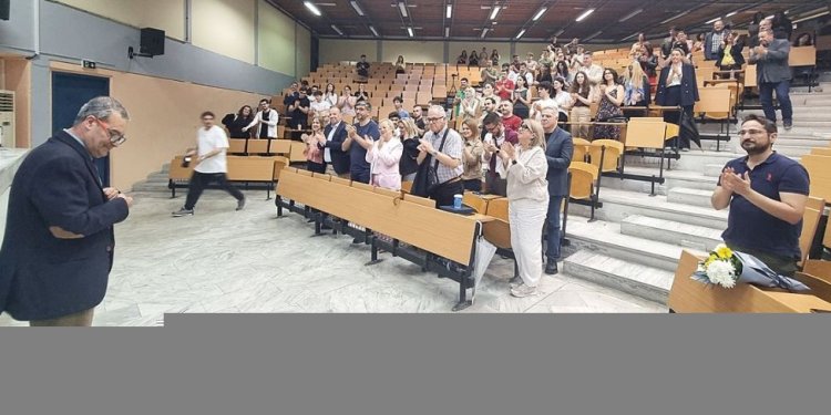 Αλκιβιάδης Δερβιτσιώτης: Συγκίνηση στο τελευταίο του μάθημα στη Νομική Σχολή του Δημοκρίτειου Πανεπιστήμιου Θράκης
