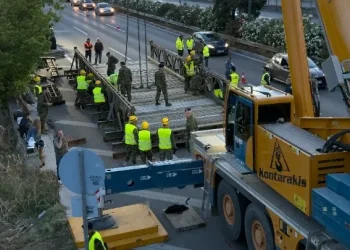 Τοποθέτηση πεζογέφυρας από υλικό Bailey στον Δήμο Ν. Φιλαδέλφειας-Ν. Χαλκηδόνας, από τις Ένοπλες Δυνάμεις