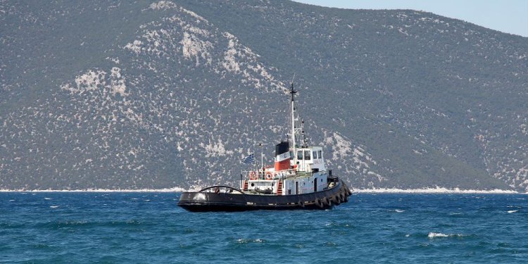 Προσάραξη ρυμουλκού στη θαλάσσια περιοχή βόρεια της Μακρονήσου
